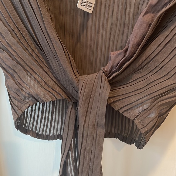 NWT Urban Outfitters Front Tie Top - Picture 3 of 5